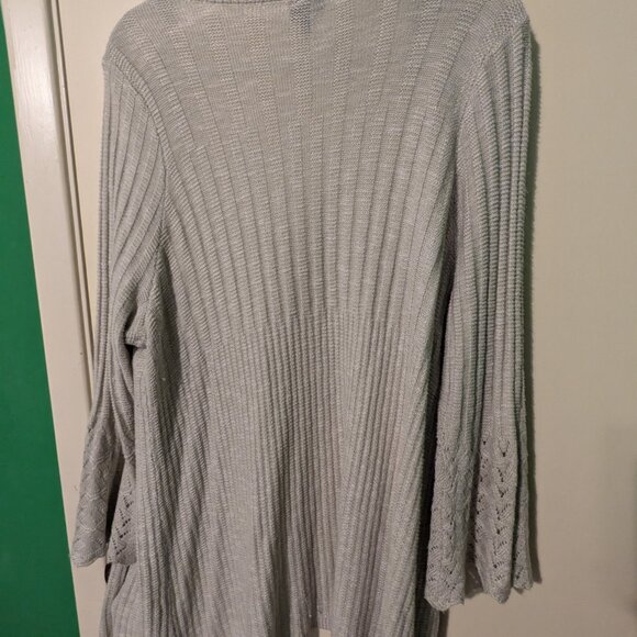 Torrid Size 3 open front cardigan sweater with flare sleeve detail - Picture 3 of 5